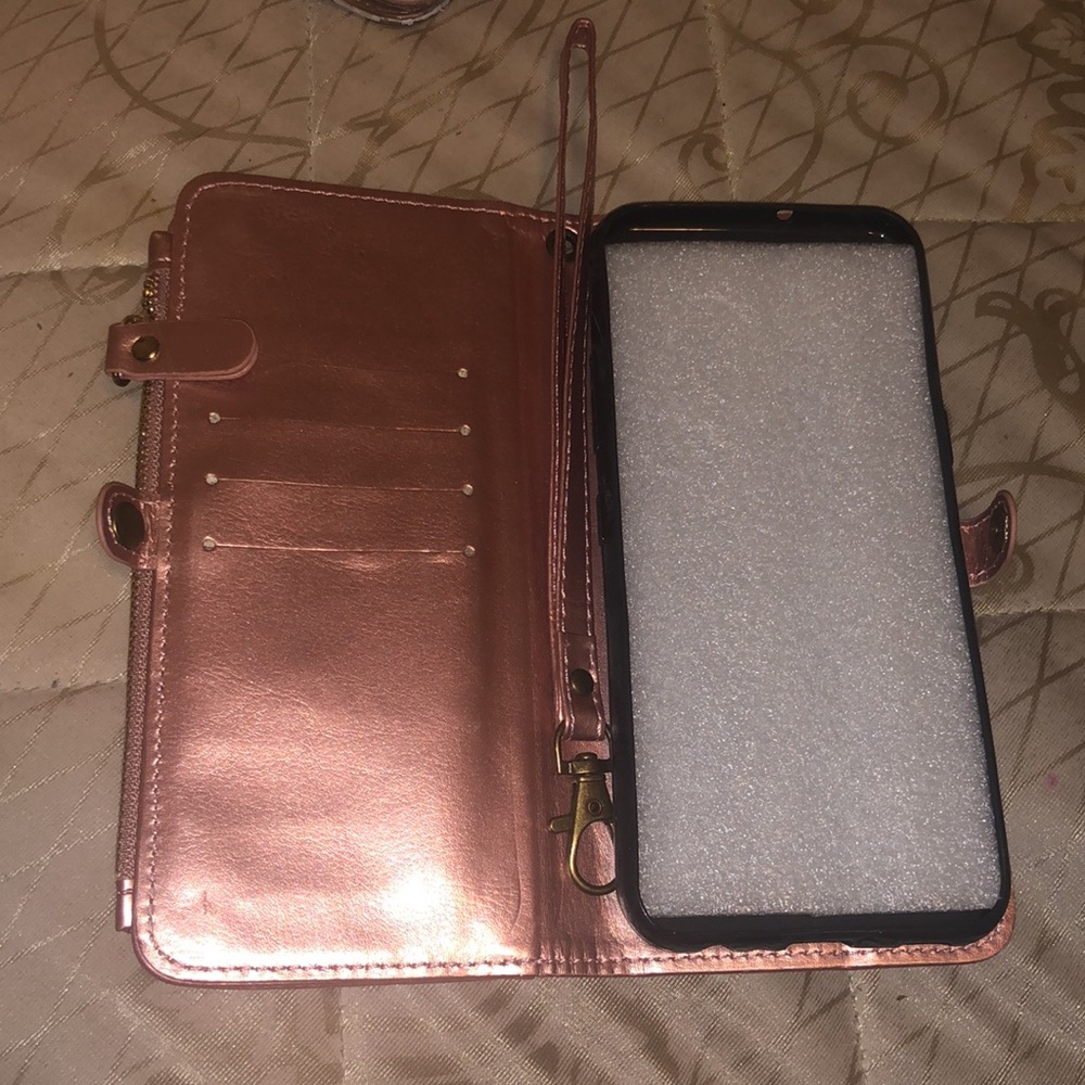 Phone case - Picture 2 of 4